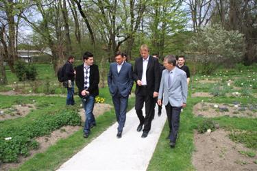 Gregor Golobič, Katarina Kresal, Borut Pahor, Karl Erjavec, botanični vrt, tiskovna konferenca, koalicija, sprehod koalicije, idilično okolje