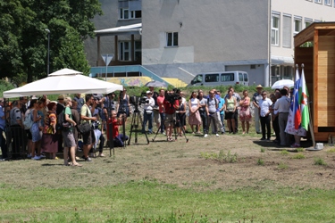 otvoritev ucnega cebelnjaka