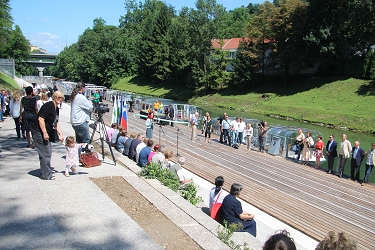 pristanišče na špici, pristanišče v gruberjevem kanalu, ljubljansko pristanišče, vožnja po ljubljanici, vožnja z ladjico, pristanišče v ljubljani